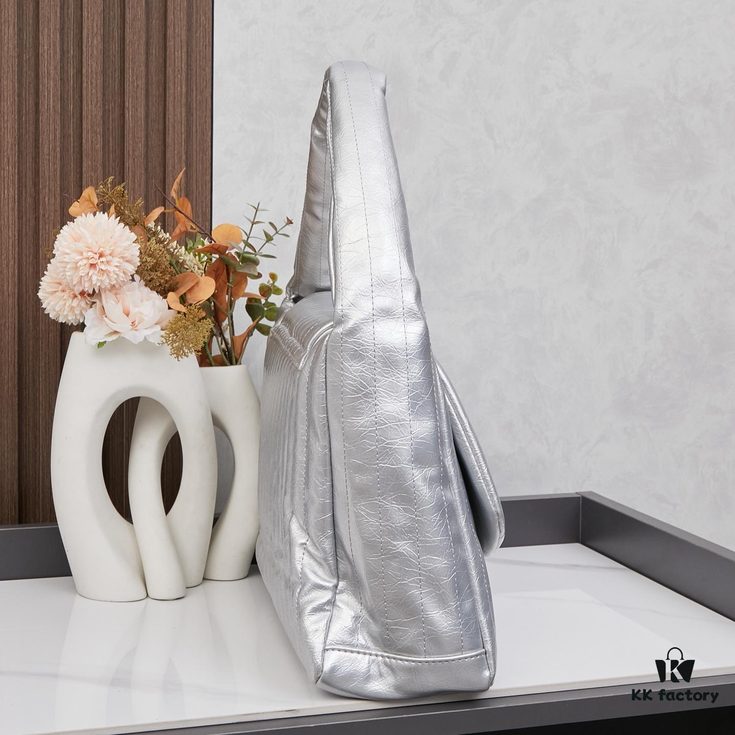 Large BALENCIAGA MONACO Handheld Shoulder Bag