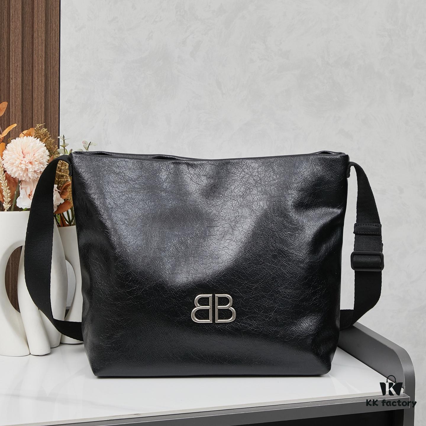 Balenciaga Monaco Medium Hobo Bag