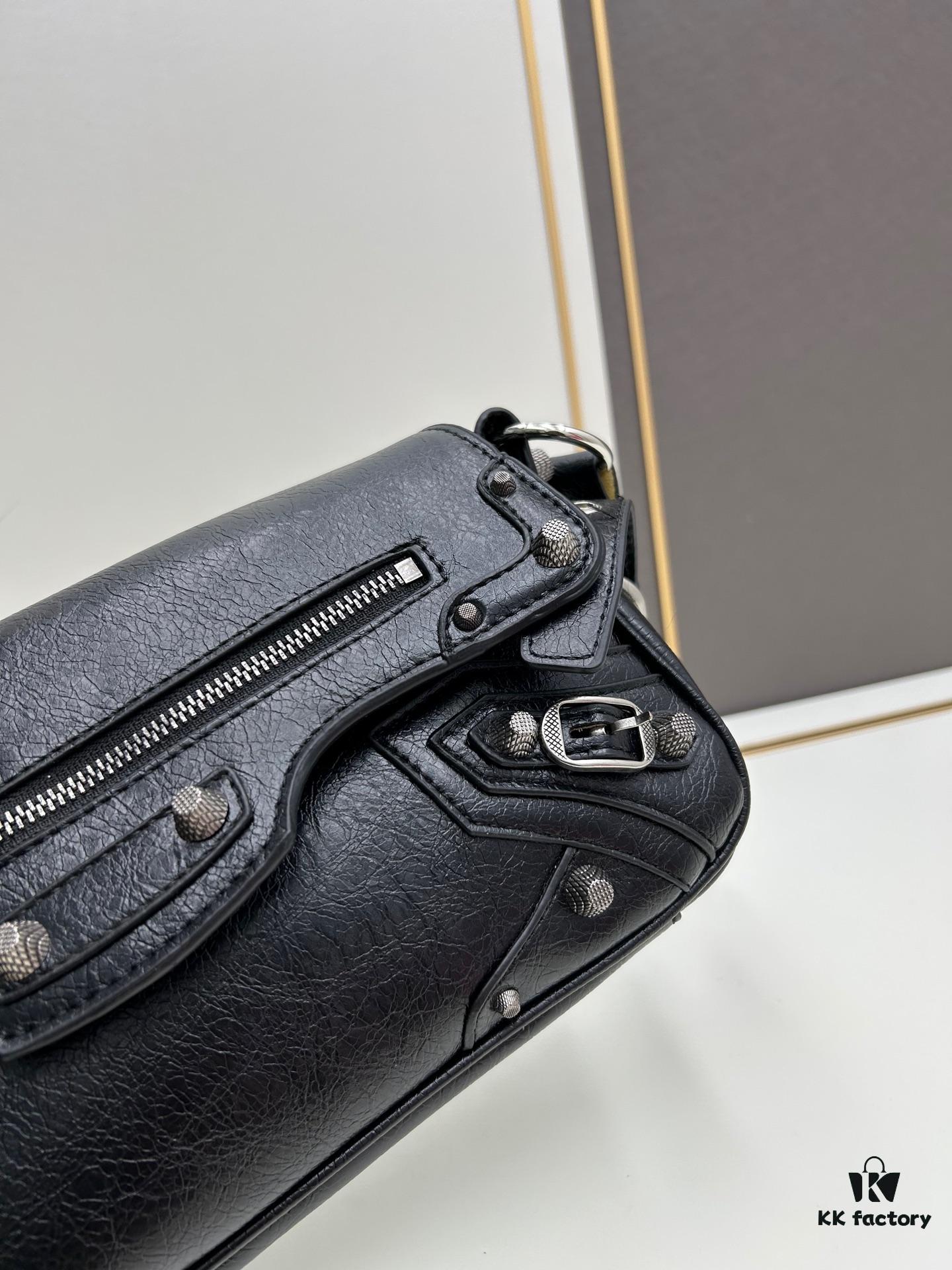 Balenciaga Le Cagole Series New Sling Bag - French Bag Style, Practical Design, Italian Imported Leather