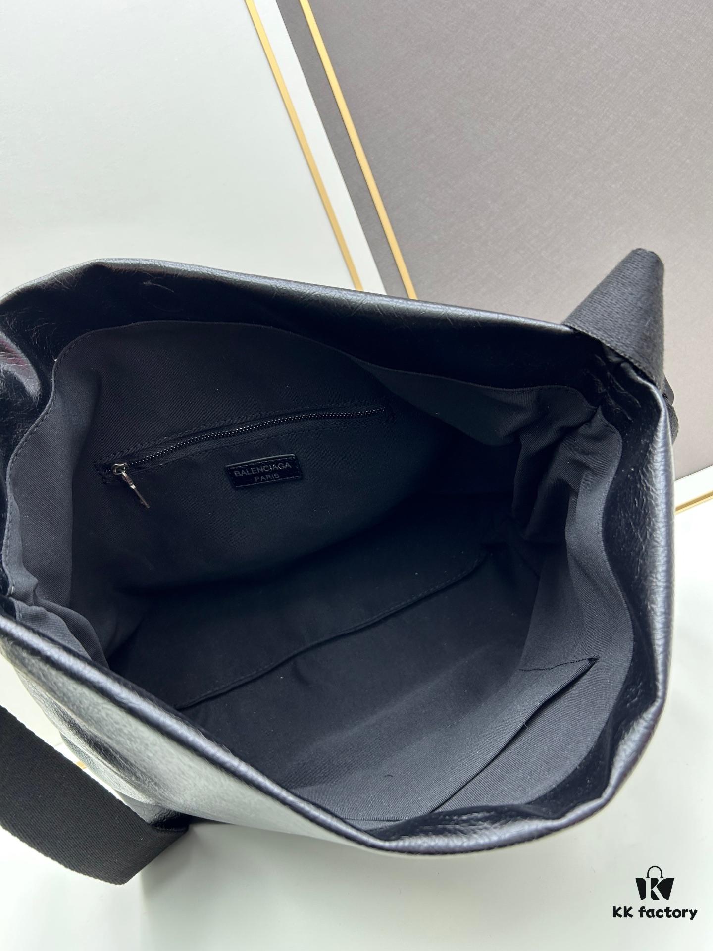 Balenciaga Monaco Medium Hobo Bag