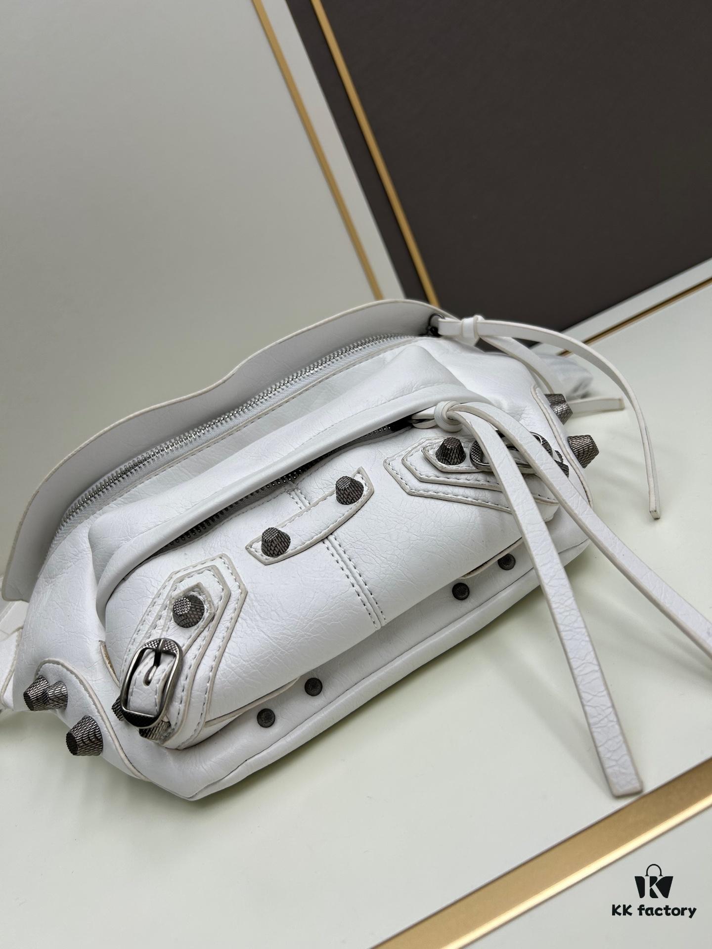 Balenciaga LE CAGOLE ||| LE CAGOLE MEN Medium Black Grained Lamb Leather Belt Bag