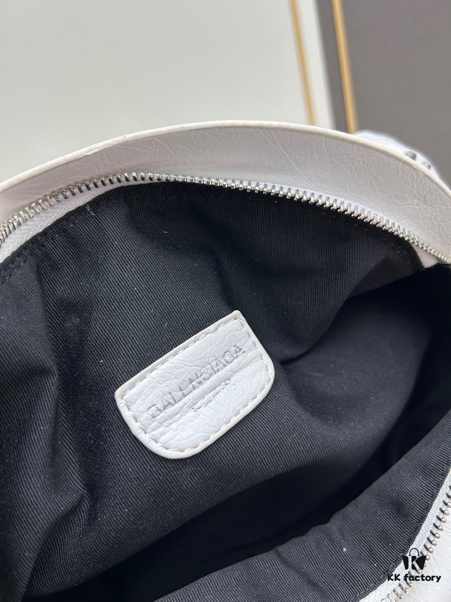 Balenciaga LE CAGOLE ||| LE CAGOLE MEN Medium Black Grained Lamb Leather Belt Bag