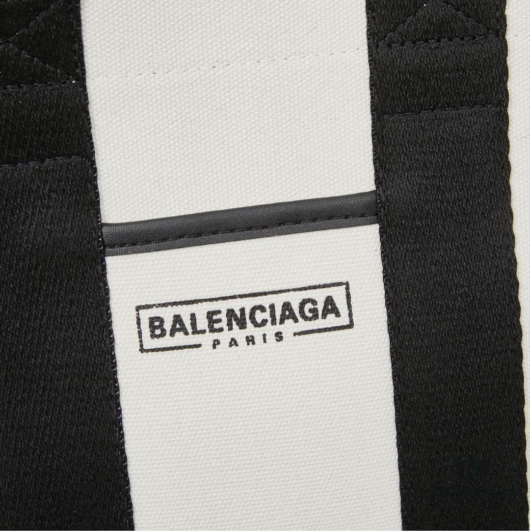 Small Balenciaga Hardware Tote – A modern reinterpretation of the canvas bag originally developed for the Marine Corps