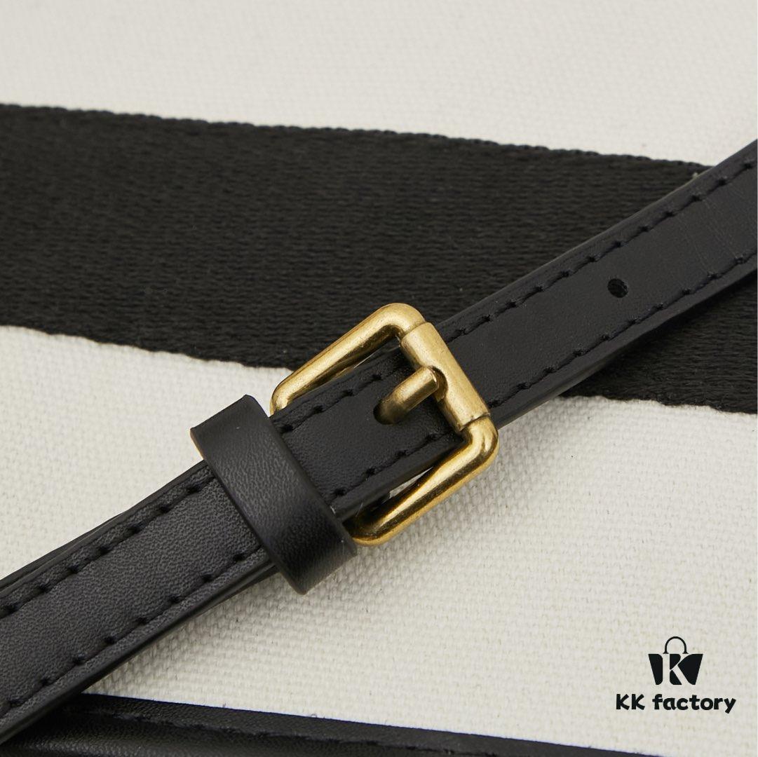 Small Balenciaga Hardware Tote – A modern reinterpretation of the canvas bag originally developed for the Marine Corps