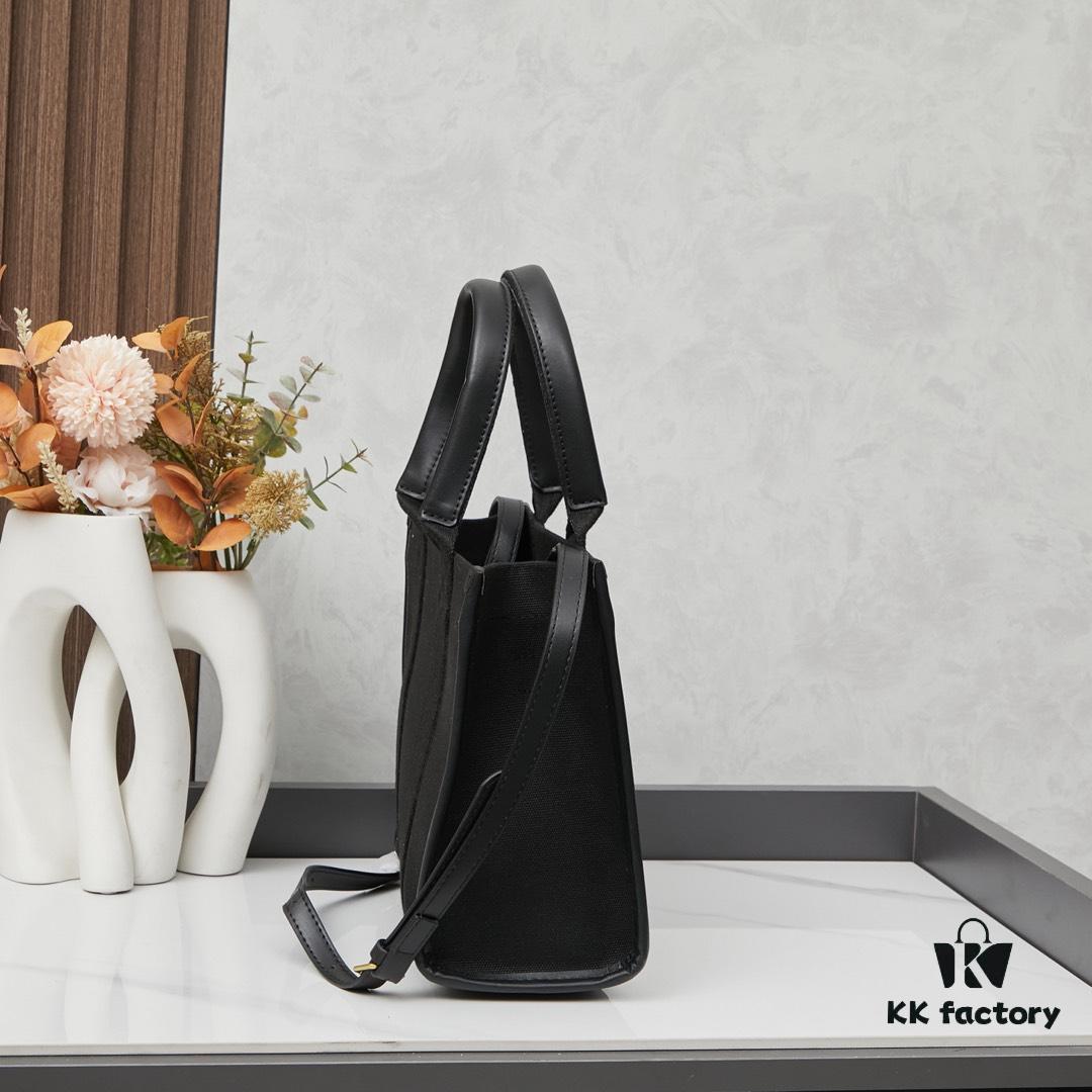 Small Balenciaga Hardware Tote – A modern interpretation of a canvas bag originally developed for the Marine Corps, crafted from organic cotton canvas with structured design and interior pocket, spacious and ultra-lightweight, effortlessly stylish for any occasion.