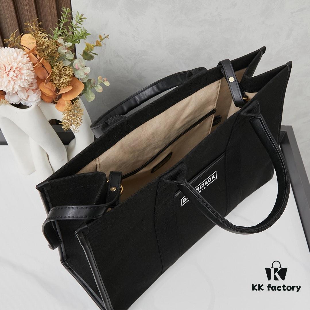 Large Balenciaga Hardware Tote – A modern interpretation of a canvas bag originally developed for the Marine Corps