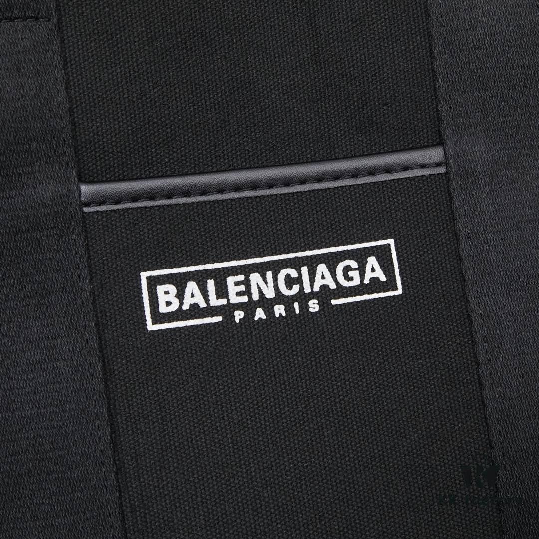 Large Balenciaga Hardware Tote – A modern interpretation of a canvas bag originally developed for the Marine Corps