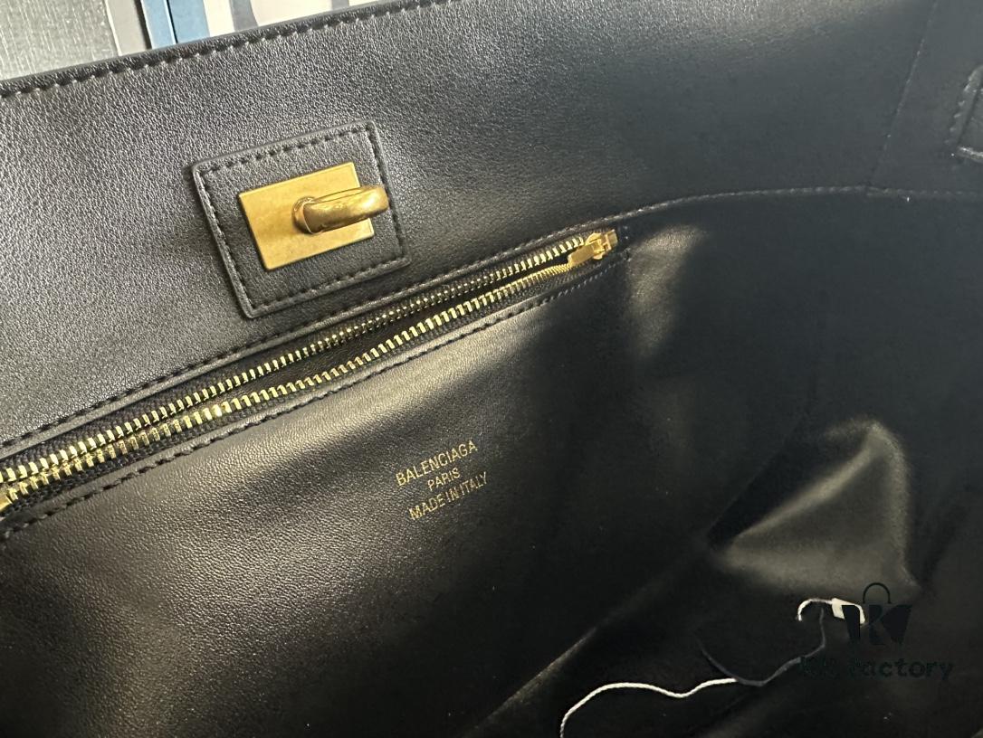 New Balenciaga Winter 24 Collection Re-see Shoulder Bucket Bag, Full-Grain Leather, Minimalist Luxury Design, Upcycled Motorcycle Glove Handbag with Keychain Closure, Effortlessly Chic Look