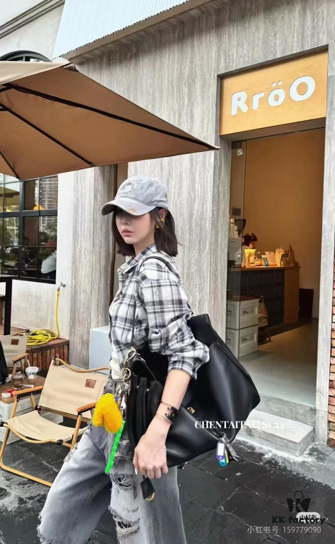 35cm Balenciaga Rodeo