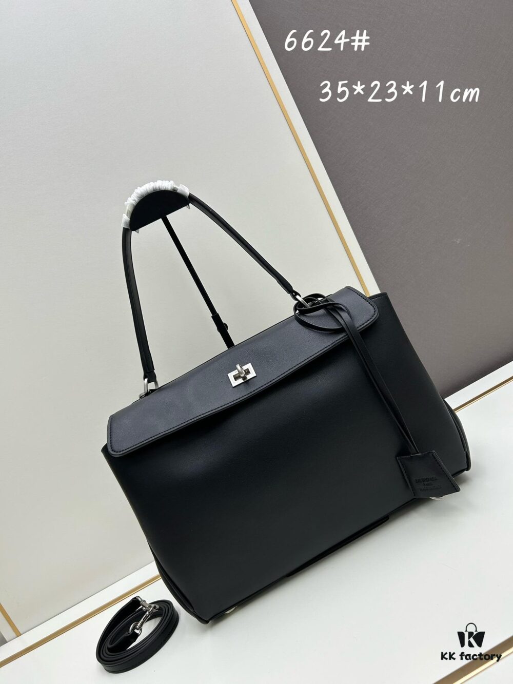 35cm Balenciaga Rodeo