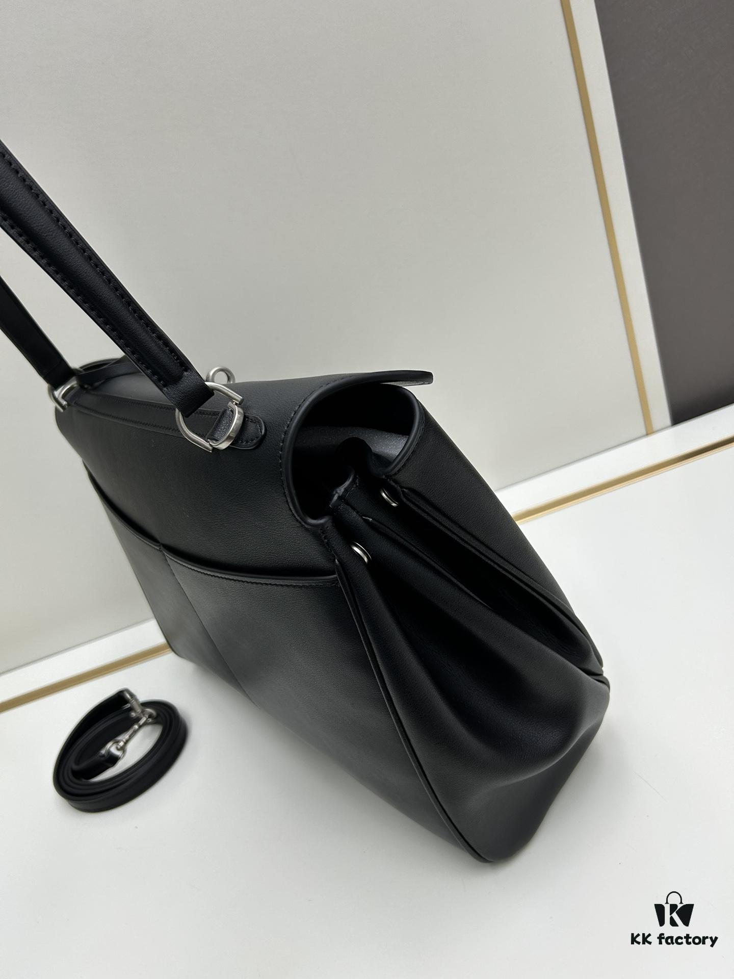 35cm Balenciaga Rodeo