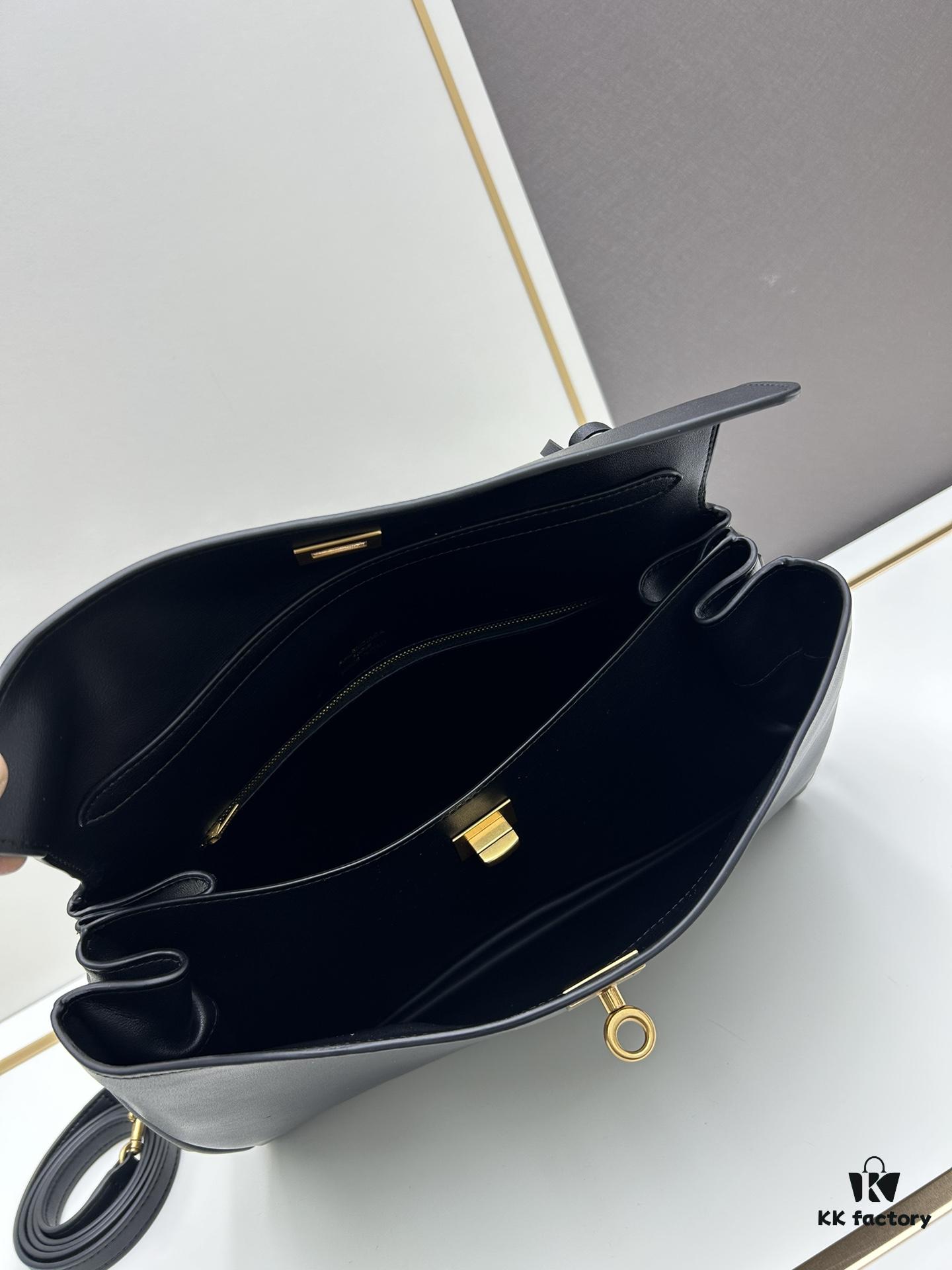 35cm Balenciaga Rodeo 🖤🖤