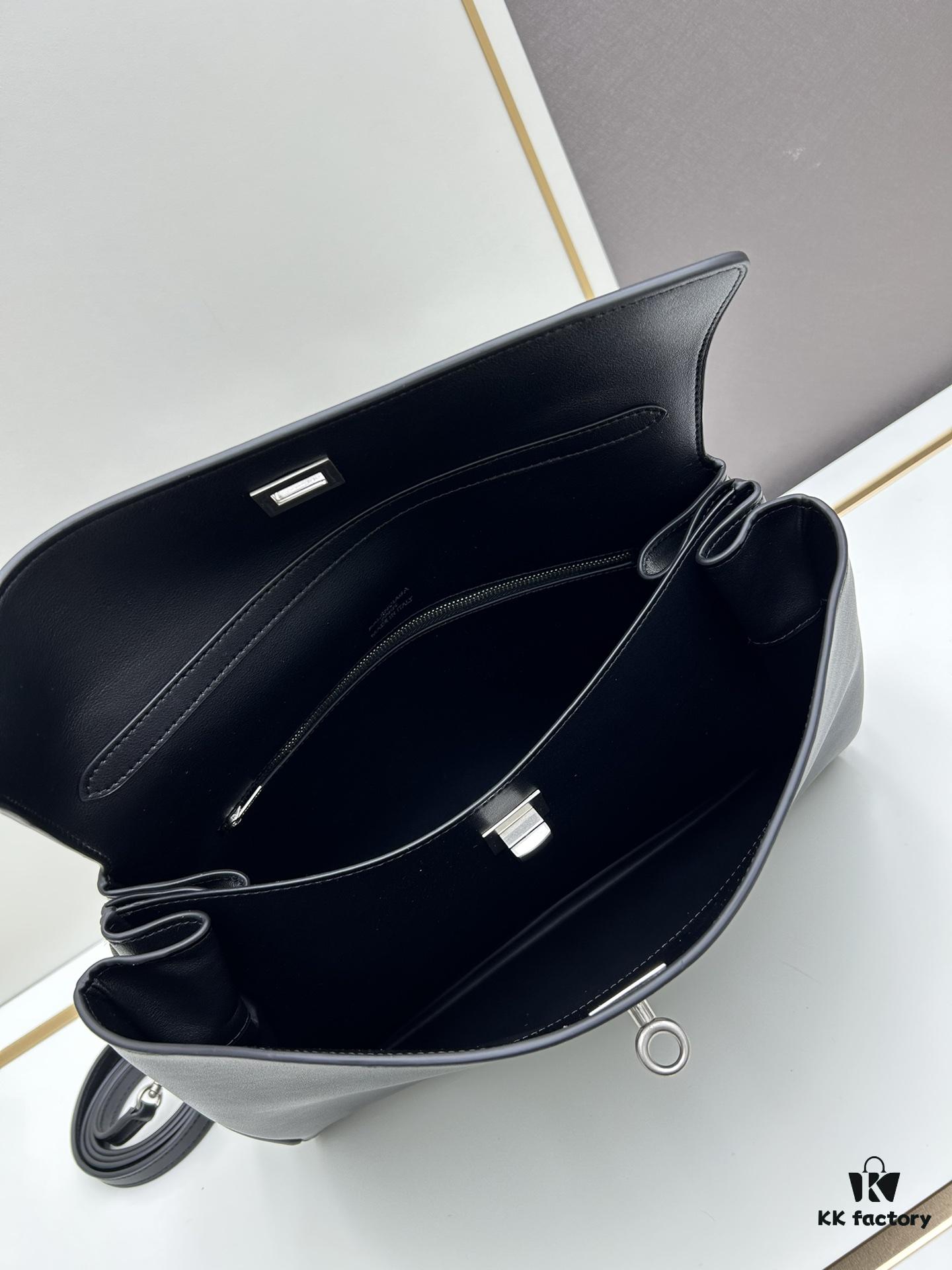 35cm Balenciaga Rodeo