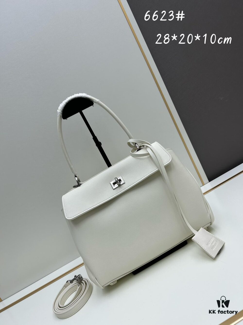 28cm Balenciaga Rodeo