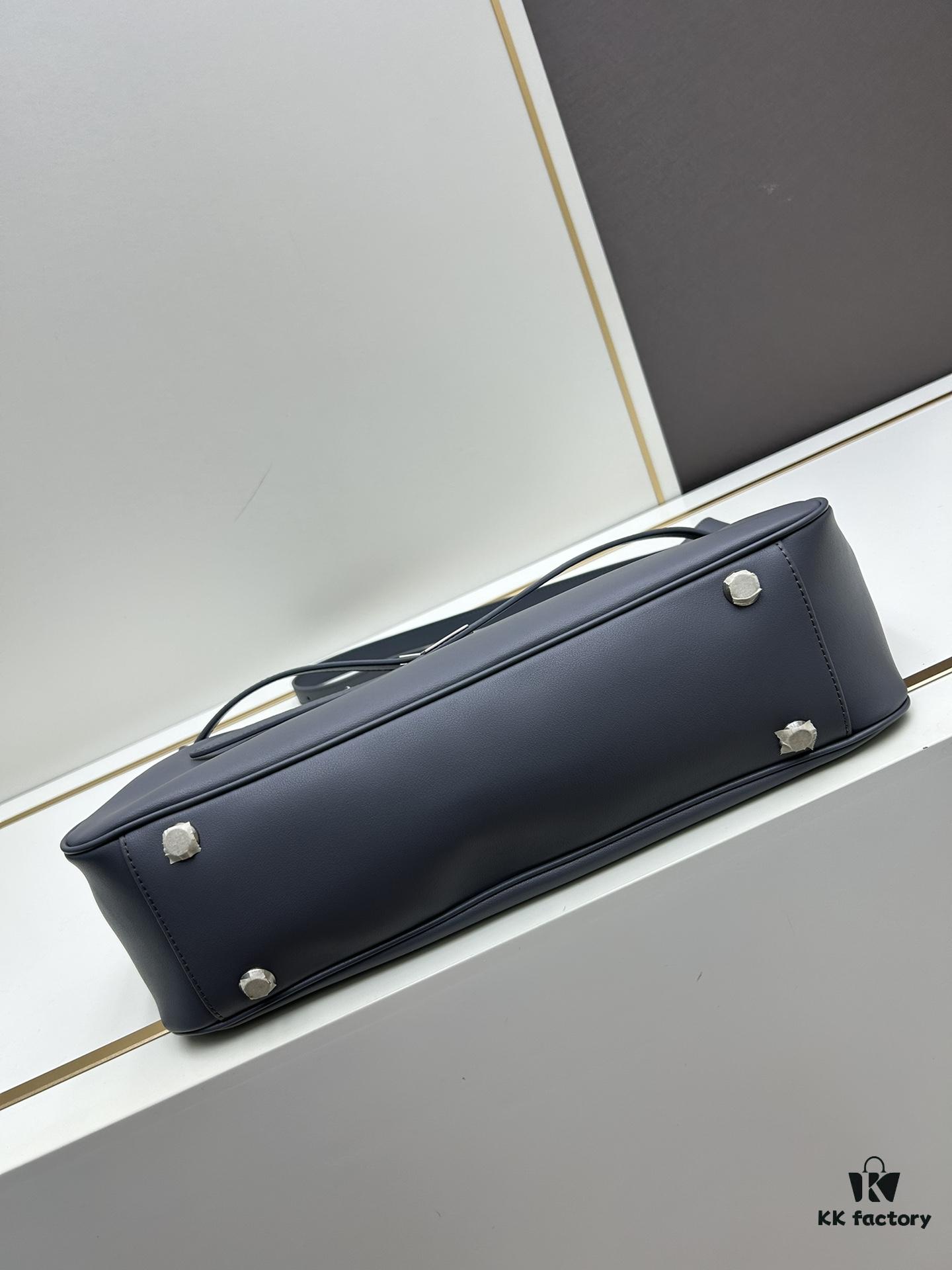 New BALENCIAGA Winter 24 Collection Re-See Shoulder Bucket Bag, Full-Grain Leather, Minimalist Luxury Design, Upcycled Motorcycle Glove Handbag with Keychain Closure, Elegant and Sophisticated Look