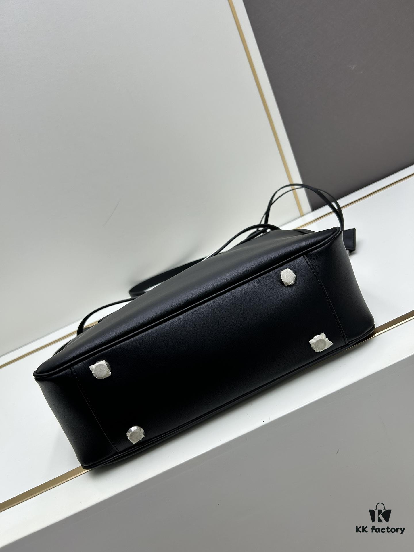 New Balenciaga Winter 24 Collection Re-see Shoulder Bucket Bag, Full-Grain Leather, Minimalist Luxury Design, Upcycled Motorcycle Glove Handbag with Keychain Closure, Effortless Chic Style