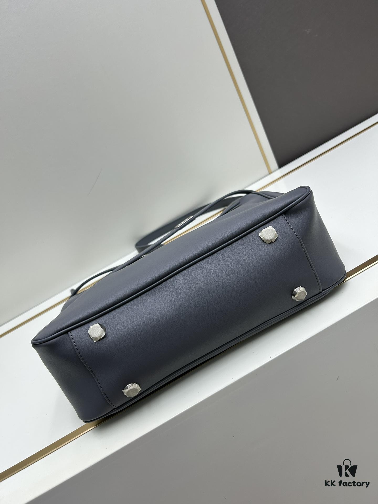 New BALENCIAGA Winter 24 Collection Re-See Shoulder Bucket Bag, Full-Grain Leather, Minimalist Luxury Design, Upcycled Motorbike Glove Handbag with Keychain Closure, Elegant and Sophisticated, Size 30x25x10