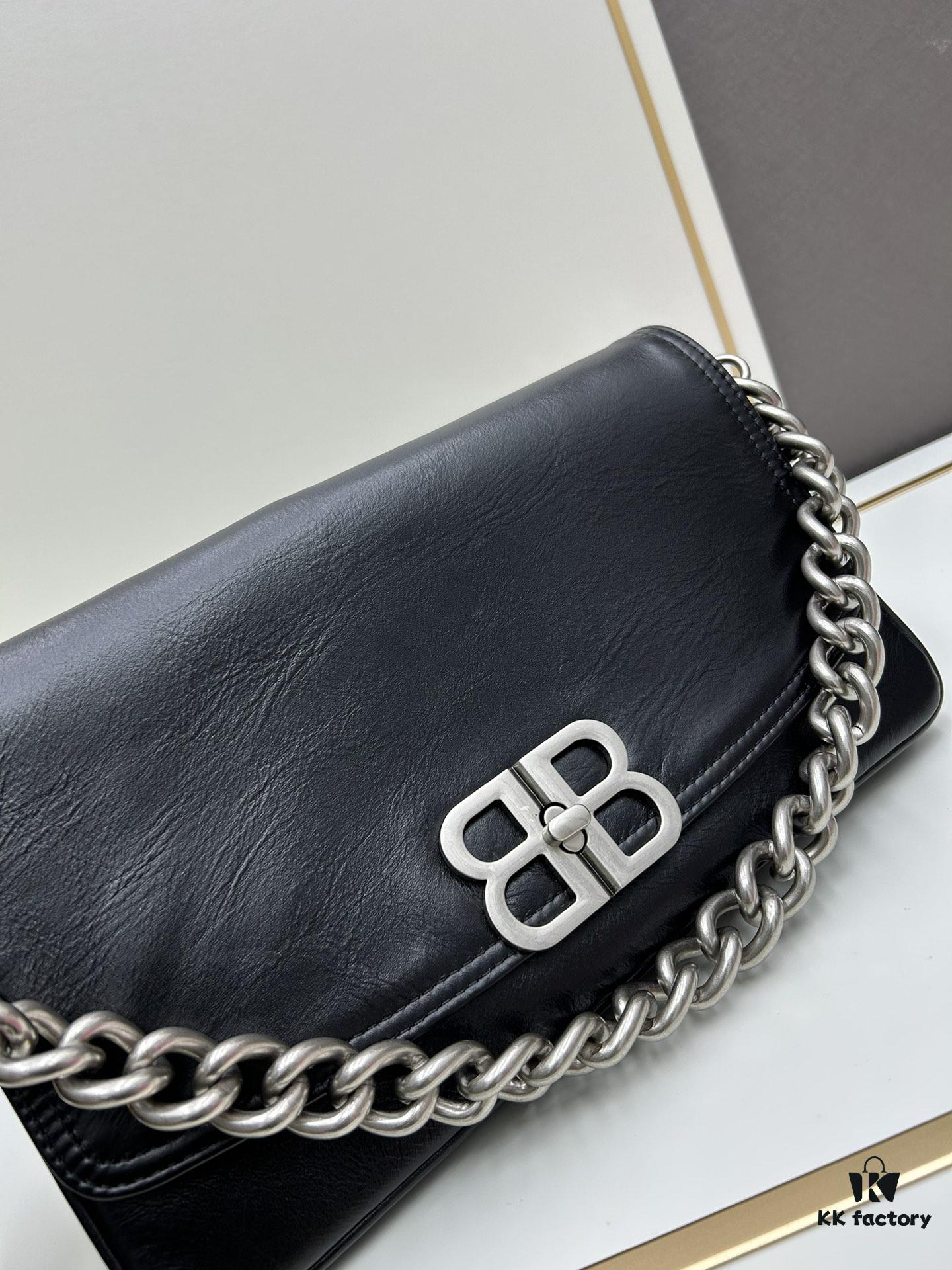 Medium Size 💰 Latest Hot-Selling Balenciaga New Soft Bag 84883, Top Grain Leather, Soft and Fine Texture, Stylish Metal Chain Strap