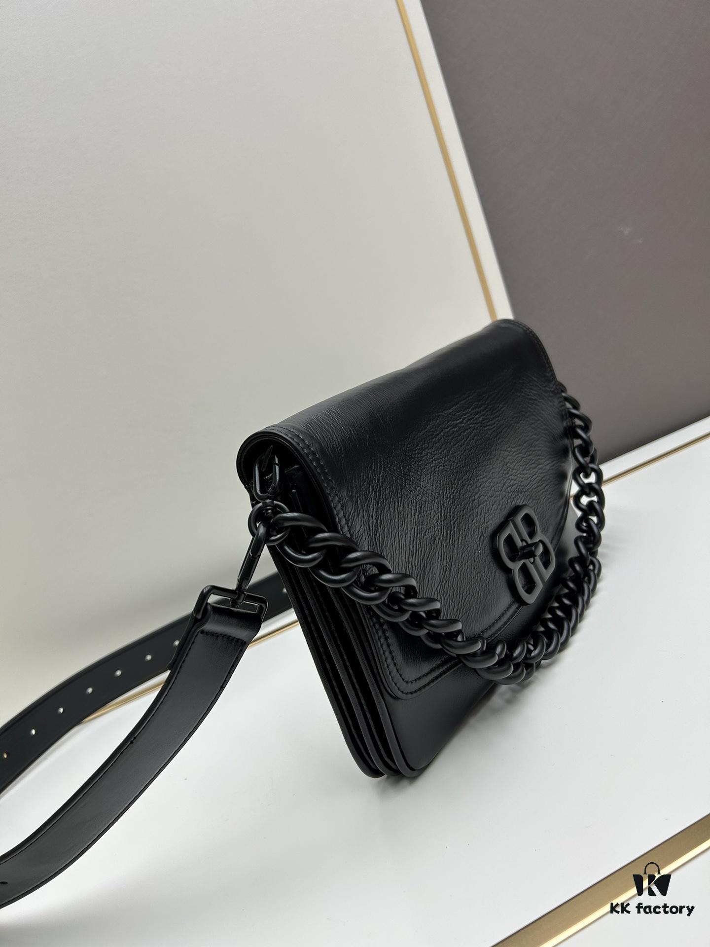 Medium Size 💰 Latest Hot-Selling Balenciaga New Soft Bag, Premium Full-Grain Leather, Elegant and Spacious