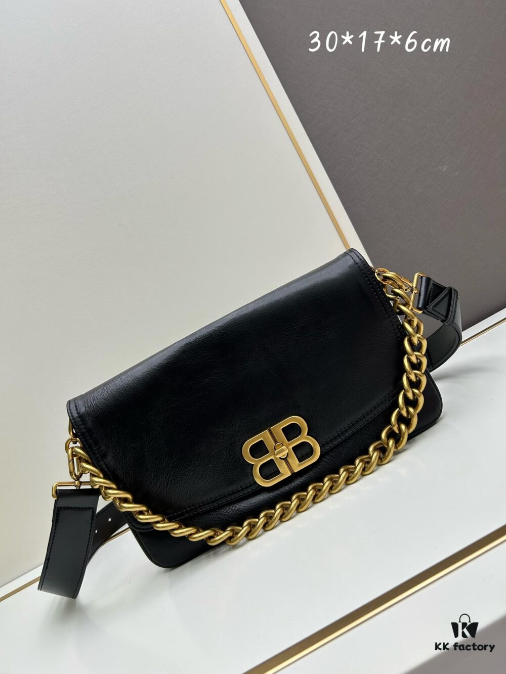 Medium Size 💰 Latest Hot-Selling Balenciaga New Soft Bag, Premium Full-Grain Leather, Elegant and Spacious