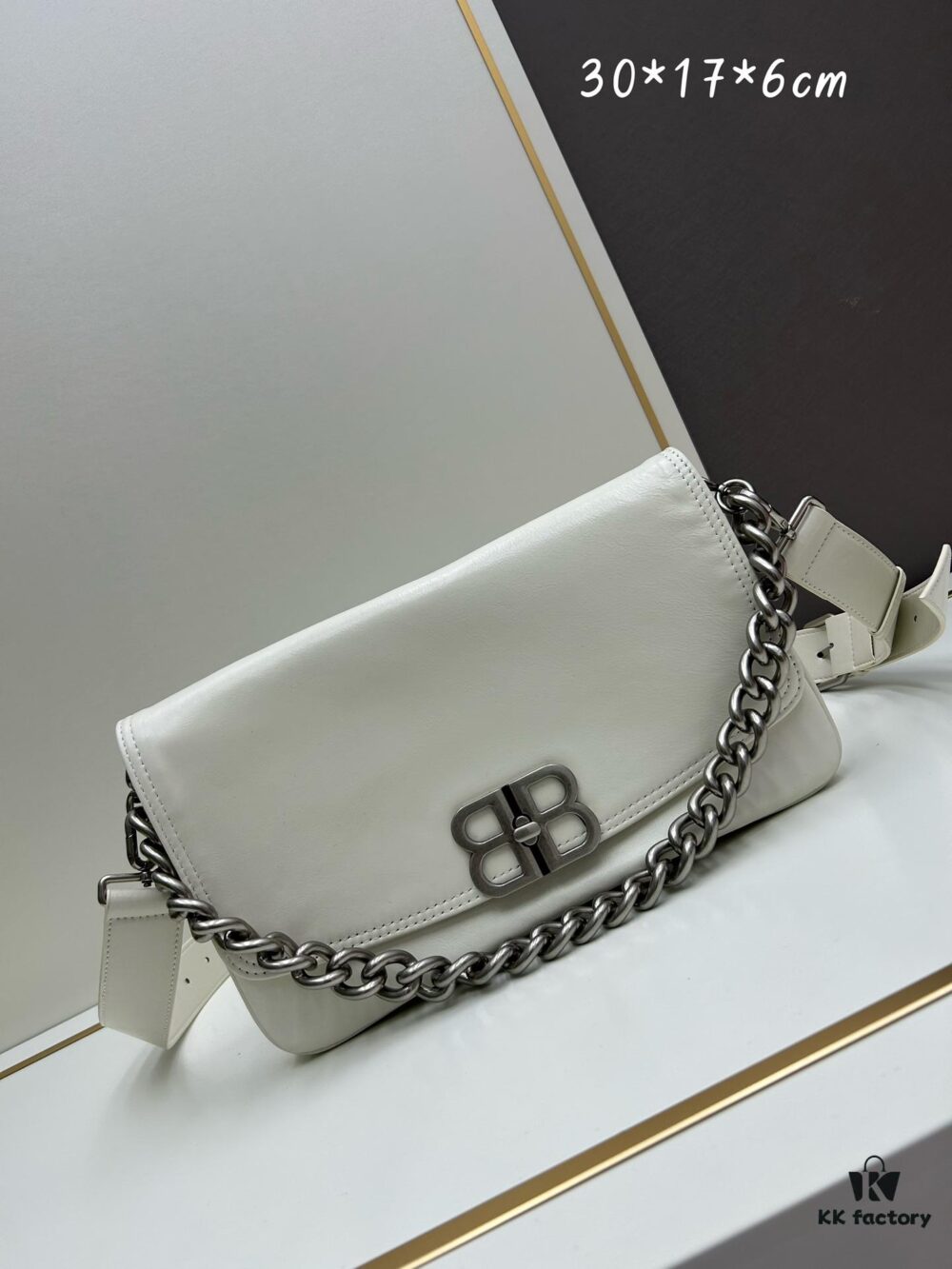 Medium Size 💰 Latest Hot-Selling Balenciaga New Soft Bag in Premium Full-Grain Leather