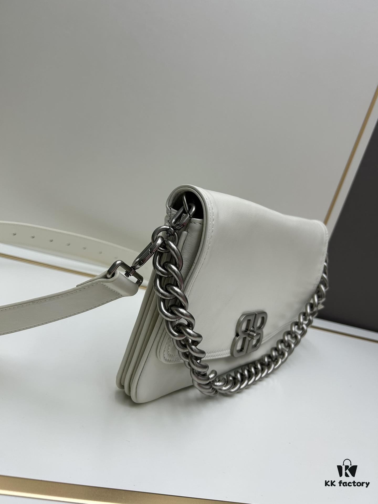 Medium Size 💰 Latest Hot-Selling Balenciaga New Soft Bag in Premium Full-Grain Leather