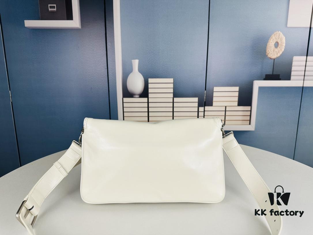 Medium Size 💰 Latest Hot-Selling Balenciaga New Soft Bag, Premium Full-Grain Leather, Soft and Luxurious Texture, Stylish Metal Chain Strap, Spacious Interior, Heavy-Duty BB Metal Hardware