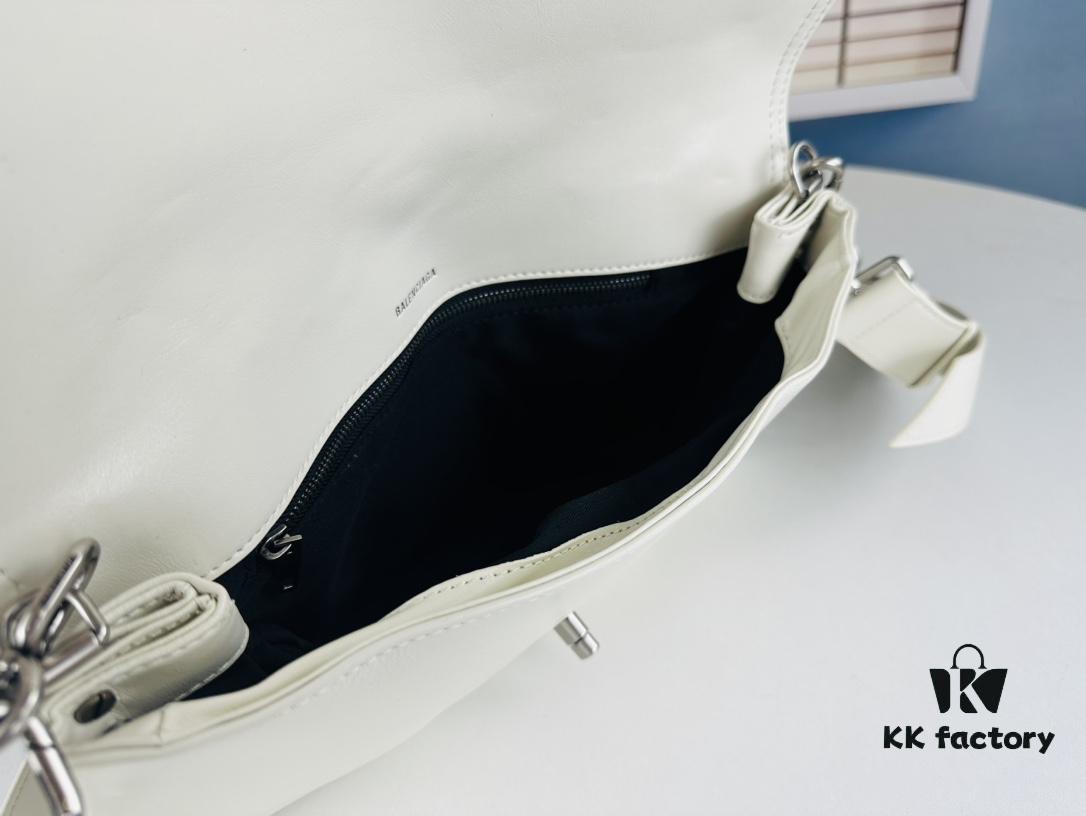 Medium Size 💰 Latest Hot-Selling Balenciaga New Soft Bag, Premium Full-Grain Leather, Soft and Luxurious Texture, Stylish Metal Chain Strap, Spacious Interior, Heavy-Duty BB Metal Hardware