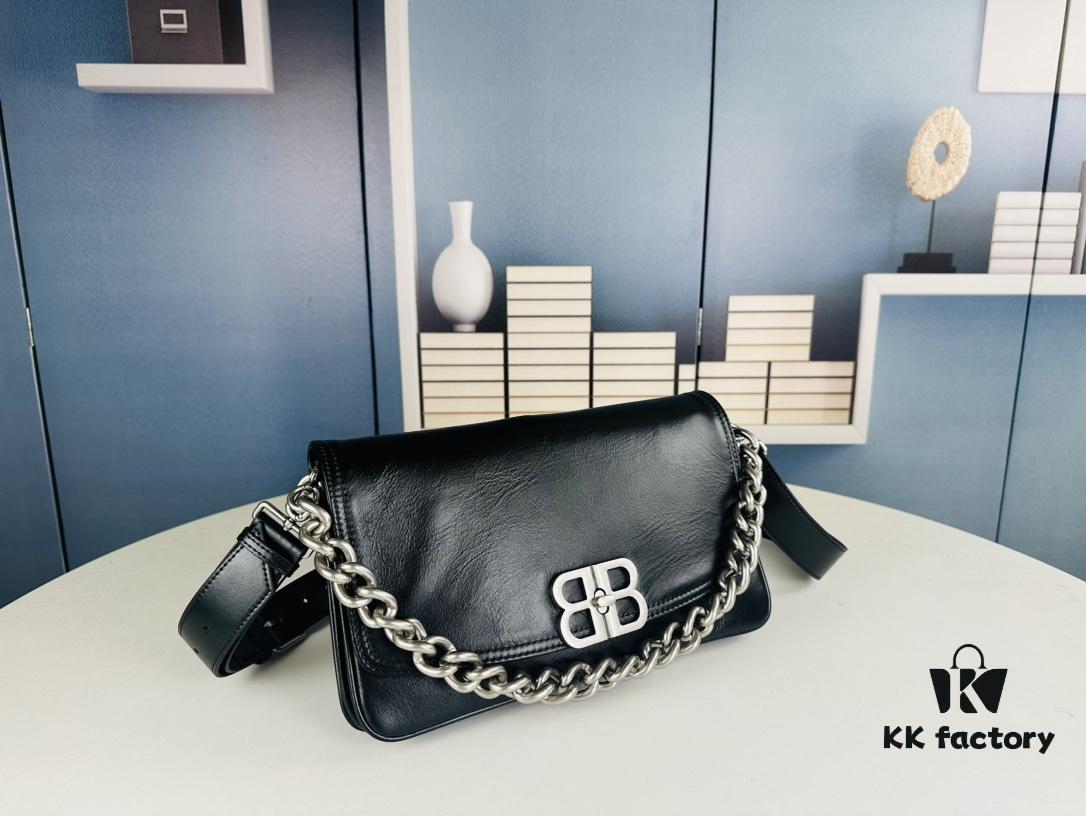 Medium Size 💰 Latest Hot-Selling Balenciaga New Soft Bag, Premium Full-Grain Leather, Soft and Exquisite Texture, Stylish Metal Chain Strap, Spacious Capacity
