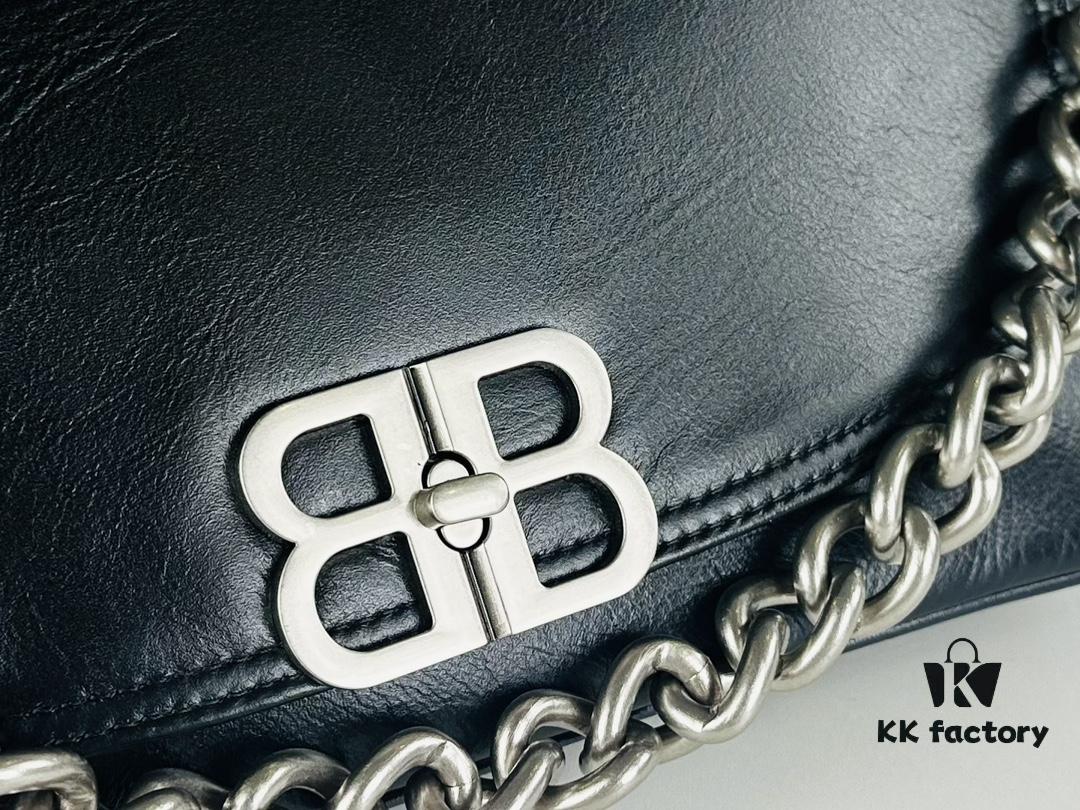 Medium Size 💰 Latest Hot-Selling Balenciaga New Soft Bag, Premium Full-Grain Leather, Soft and Exquisite Texture, Stylish Metal Chain Strap, Spacious Capacity