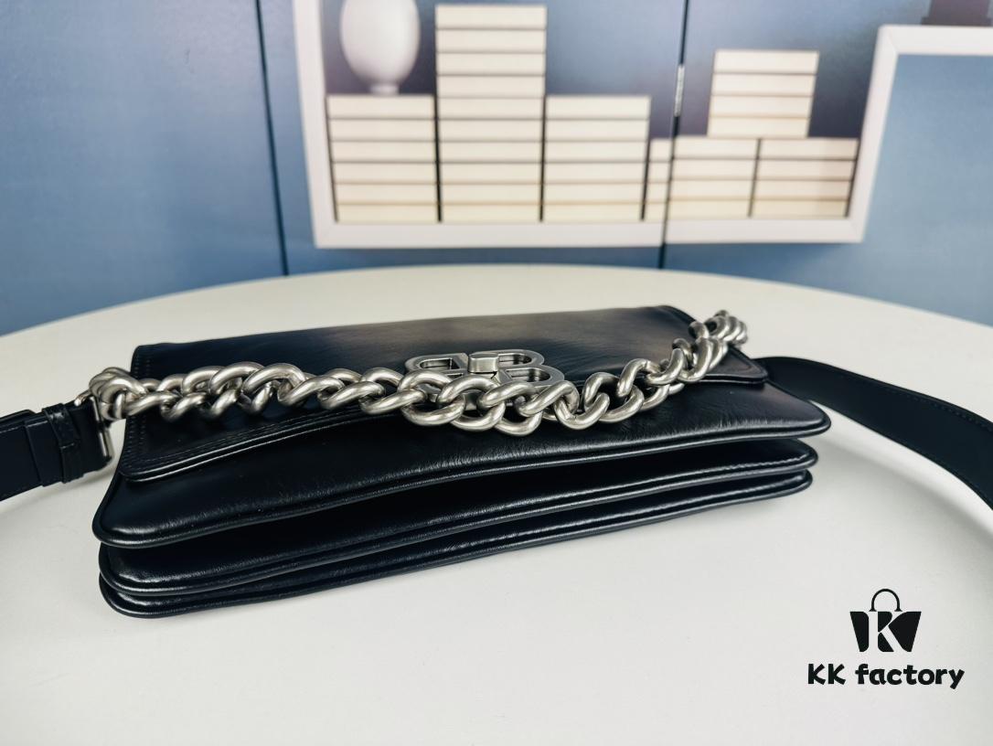 Medium Size 💰 Latest Hot-Selling Balenciaga New Soft Bag, Premium Full-Grain Leather, Soft and Exquisite Texture, Stylish Metal Chain Strap, Spacious Capacity
