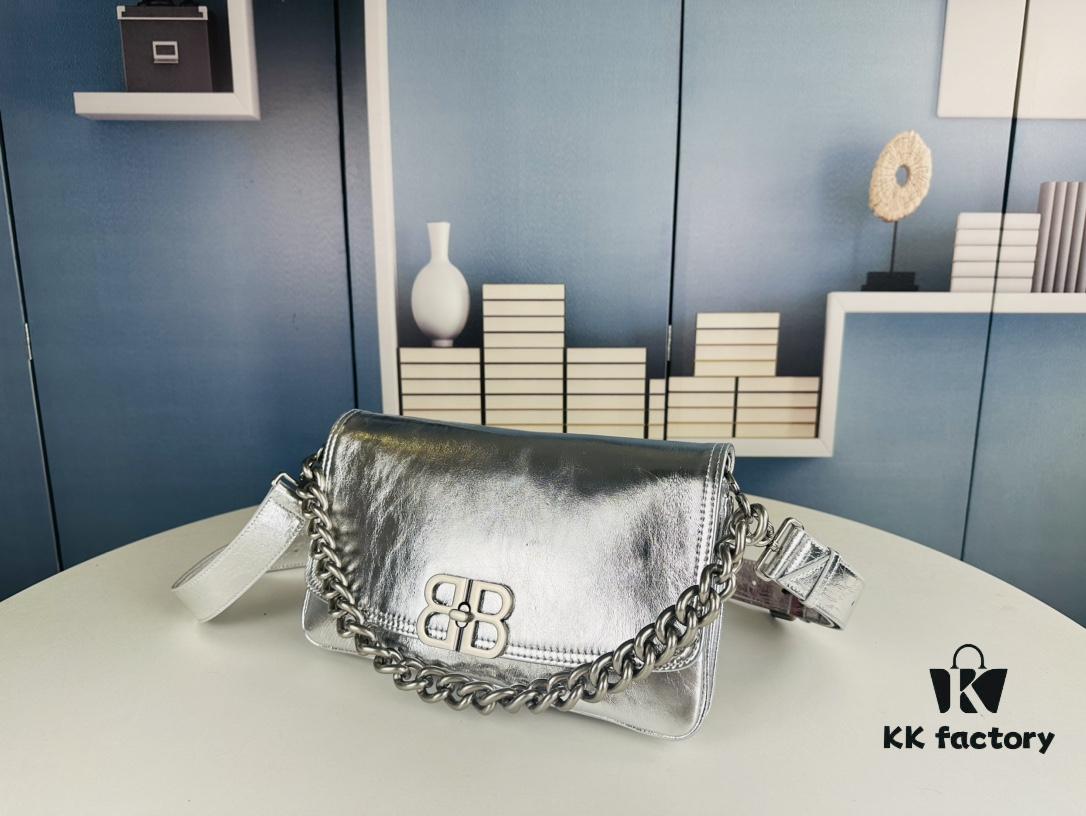 Medium Size 💰 Latest Hot-Selling Balenciaga New Soft Bag, Premium Full-Grain Leather, Elegant and Spacious