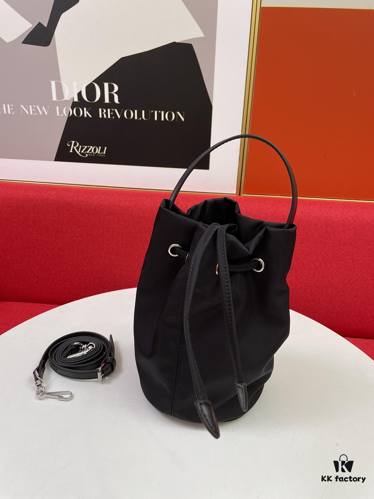 BALENCIAGA Spring/Summer New Arrival NAVY CABAS Bucket Bag