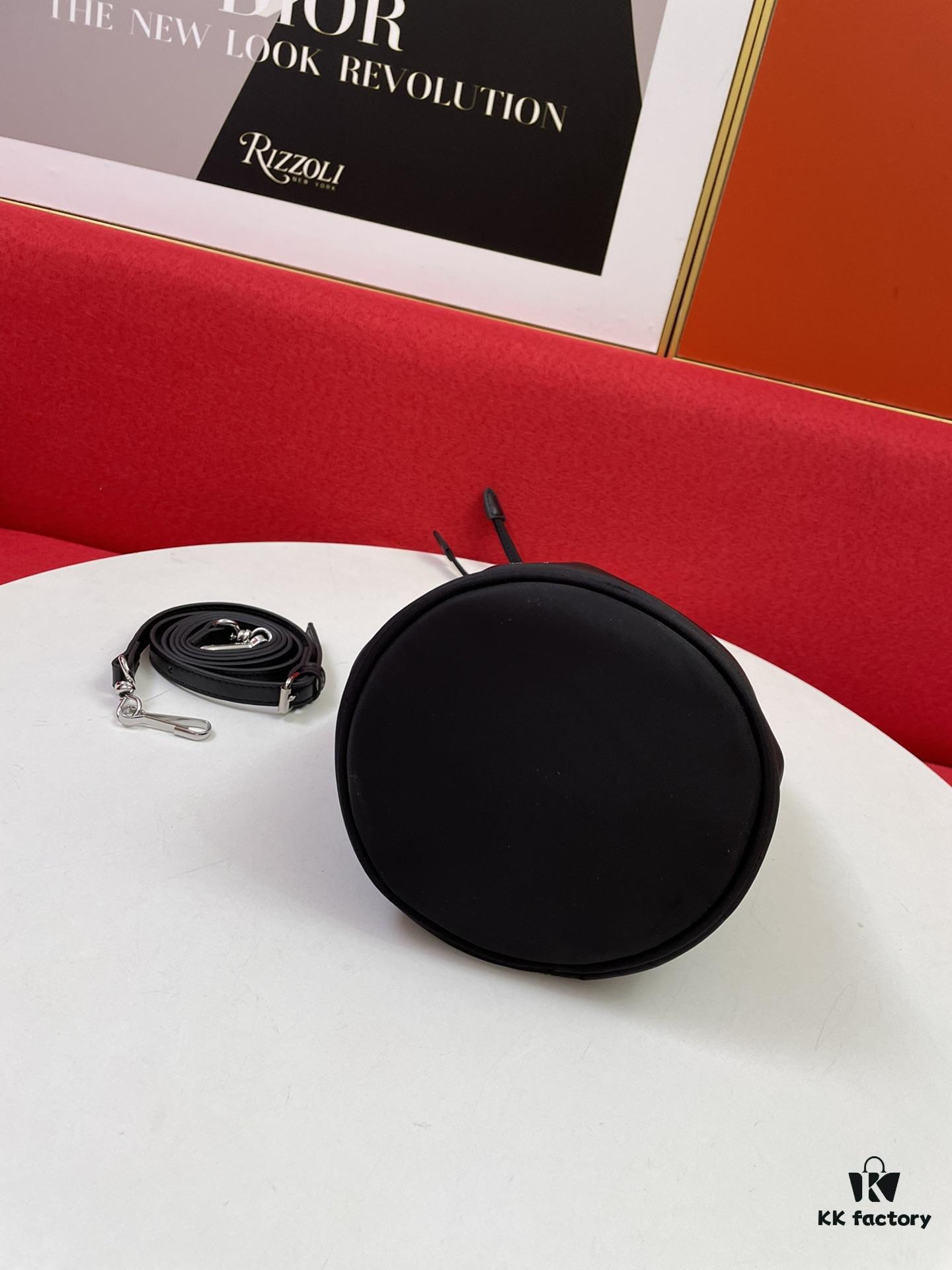 BALENCIAGA Spring/Summer New Arrival NAVY CABAS Bucket Bag