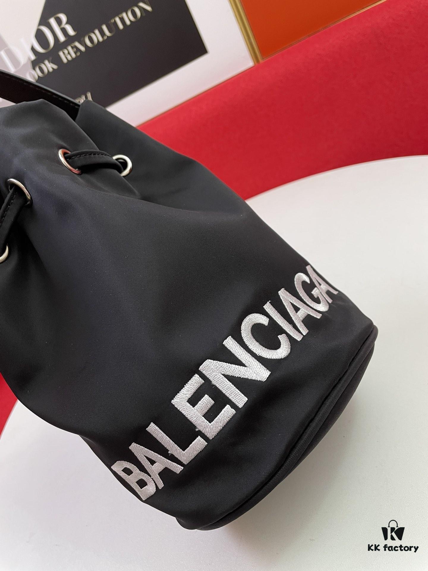BALENCIAGA Spring/Summer New Arrival NAVY CABAS Bucket Bag