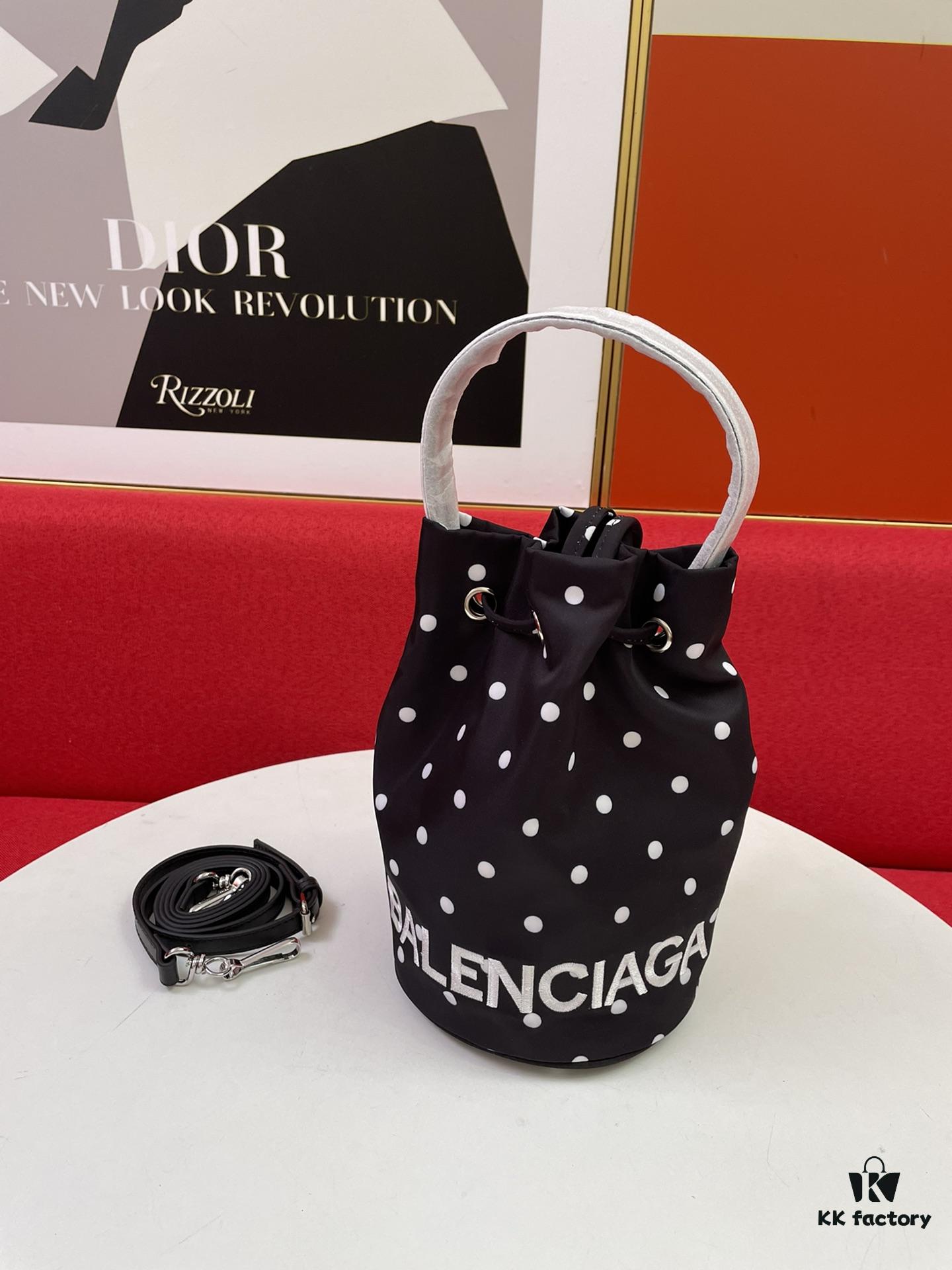 BALENCIAGA Spring Summer New Arrival NAVY CABAS Bucket Bag