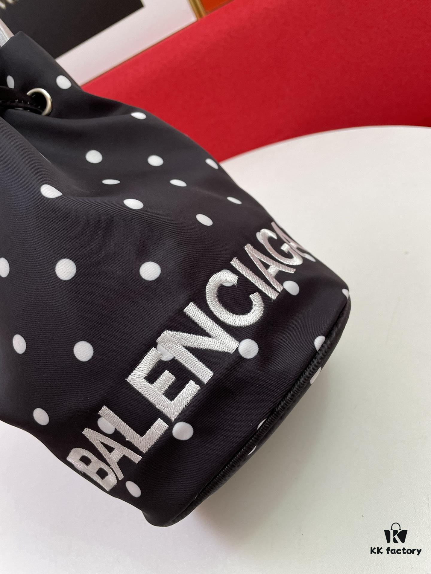 BALENCIAGA Spring Summer New Arrival NAVY CABAS Bucket Bag