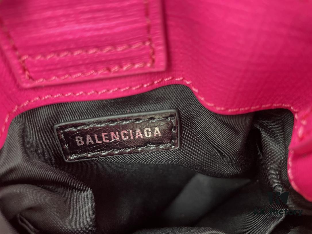 Upgraded Version (with Serial Number) 🔥 Balenciaga Phone Bag with Herringbone Pattern