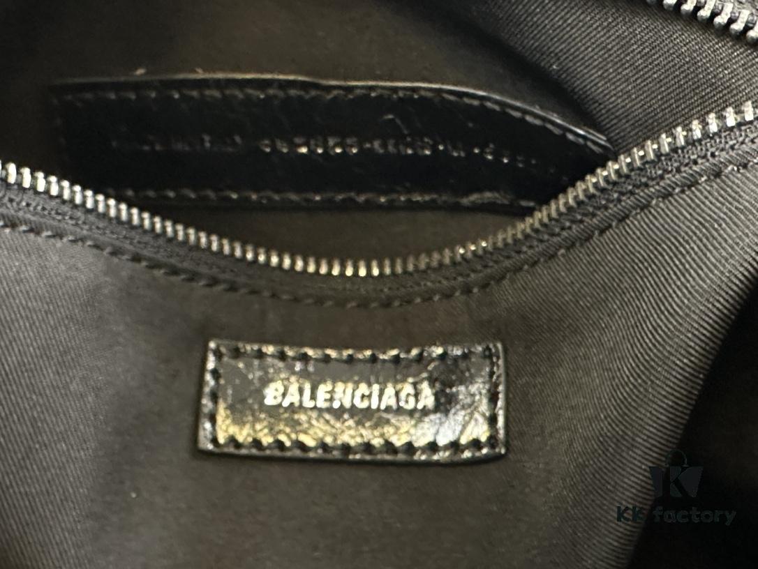 Balenciaga's New Large Tote from Fall 23 Collection