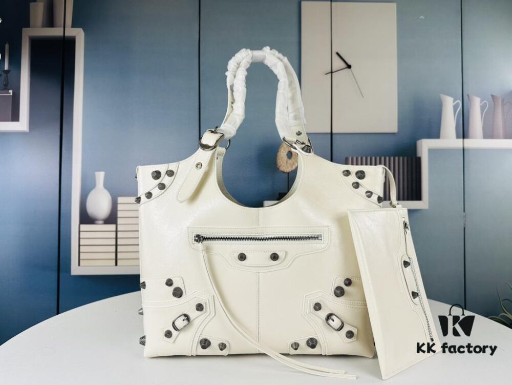 Balenciaga's New Large Tote from Fall 2023 Collection