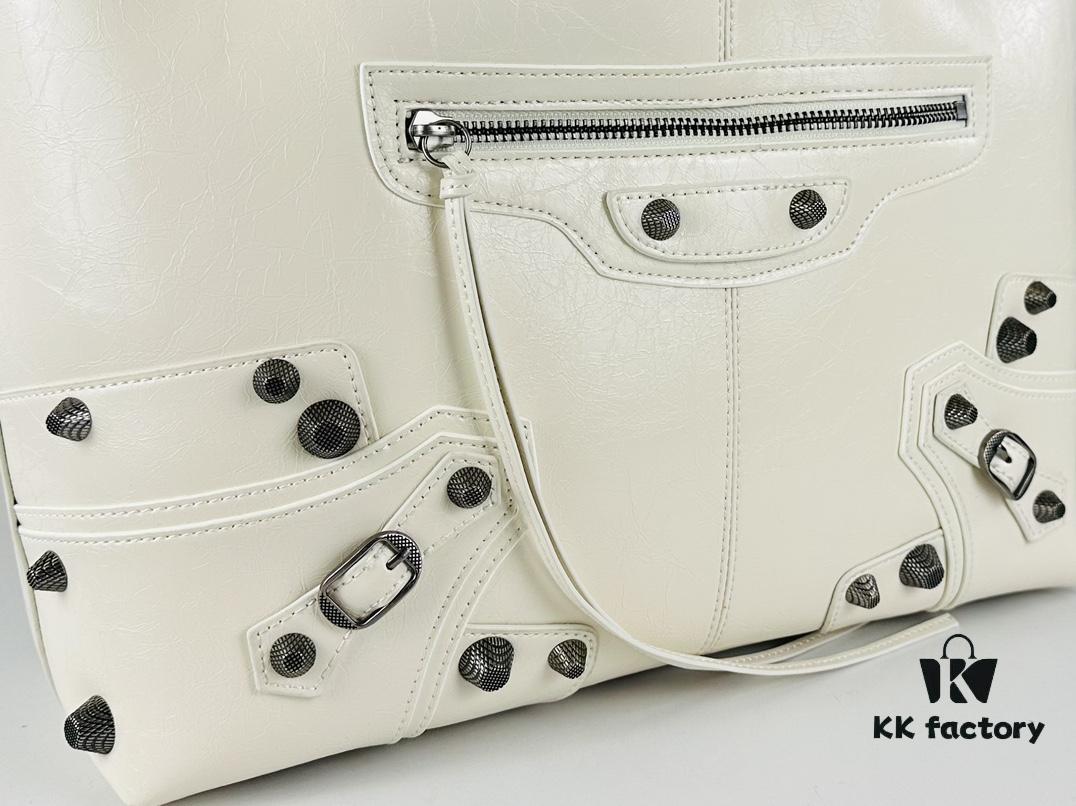 Balenciaga's New Large Tote from Fall 2023 Collection