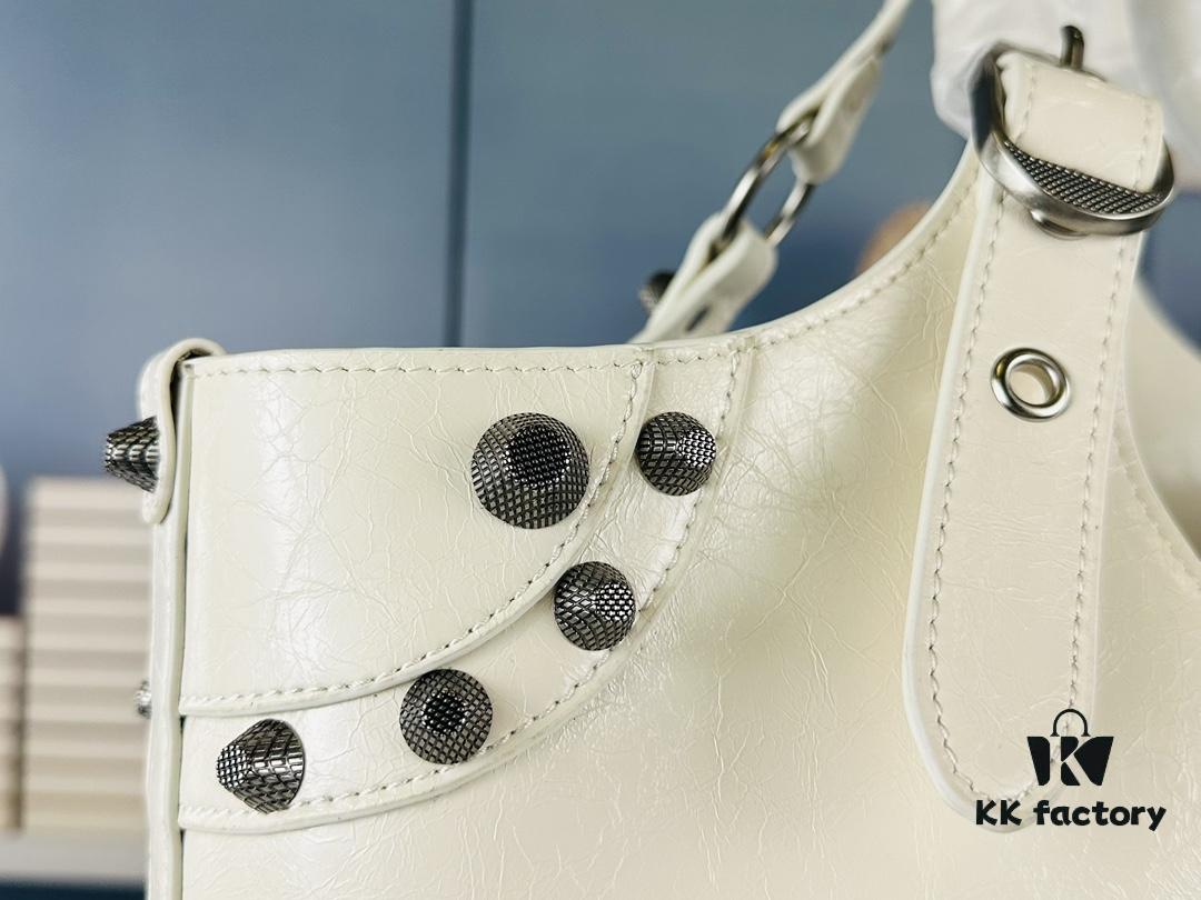 Balenciaga's New Large Tote from Fall 2023 Collection