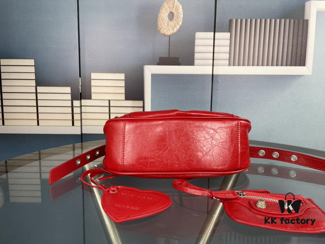 New Color [Small] Balenciaga Latest Le Cagole Half-Moon Crossbody Bag