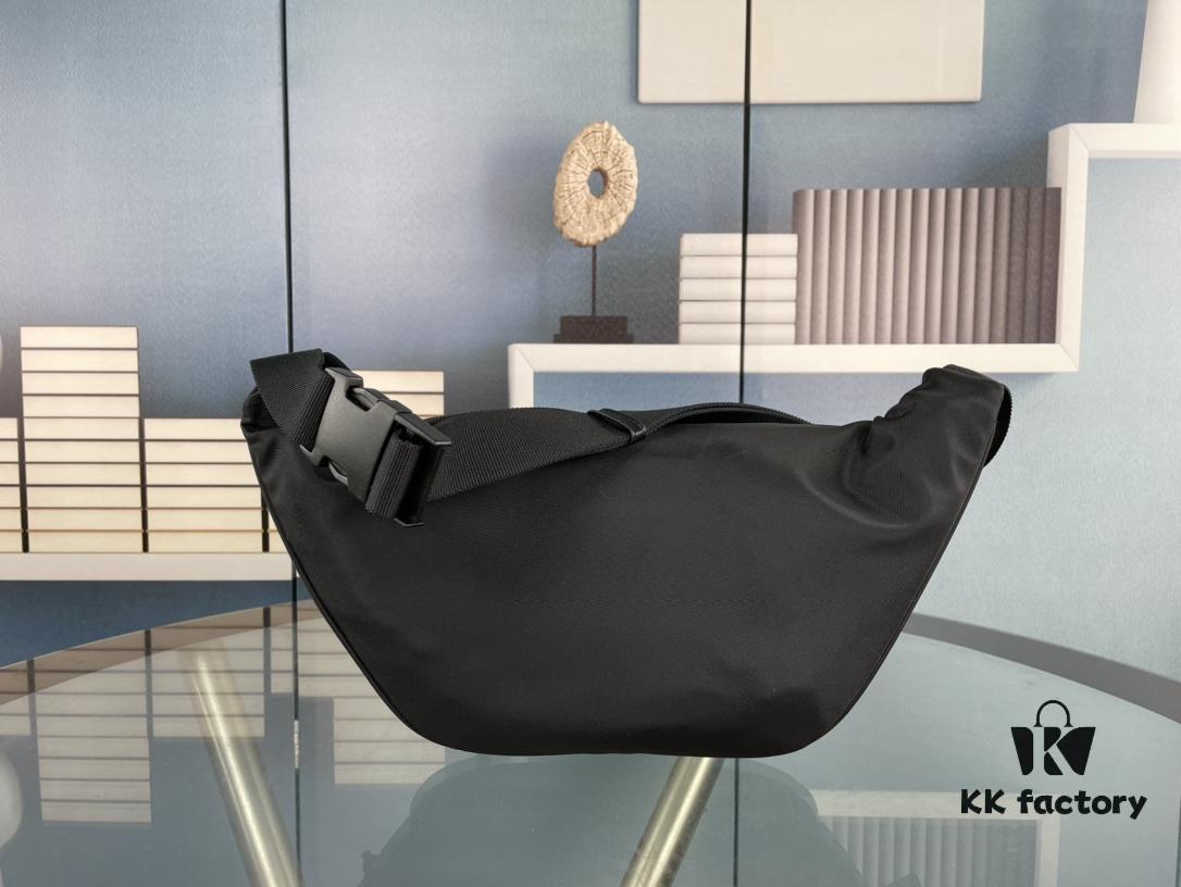 Upgraded Version (with Inner Code) Screen Printed Genuine Store Quality 【Top Original Quality】 BALENCIAGA Balenciaga Chest Bag / Waist Bag (Unisex) Size: 24*9*18cm