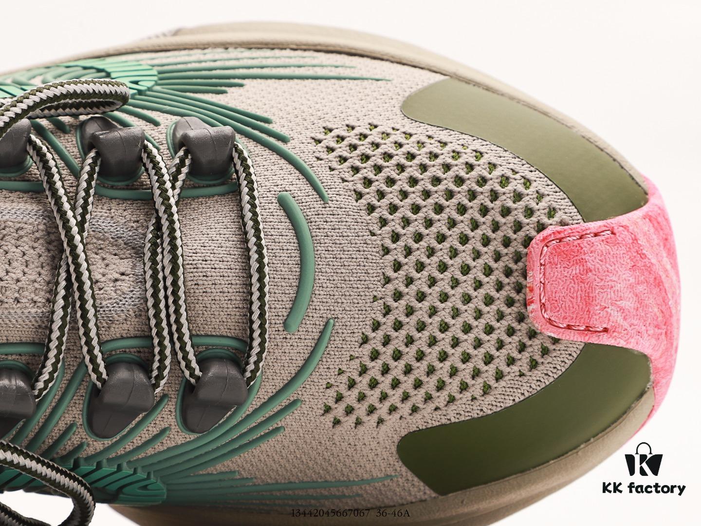 Gucci Embroidered Mini Bee Sneaker Collection