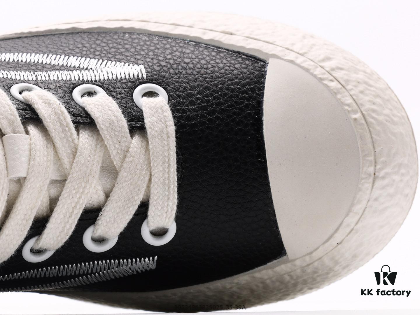 Chanel Kung Fu Panda Electric Show Style 2024 Autumn/Winter New Authentic Leather Lightweight Versatile Casual Sneakers