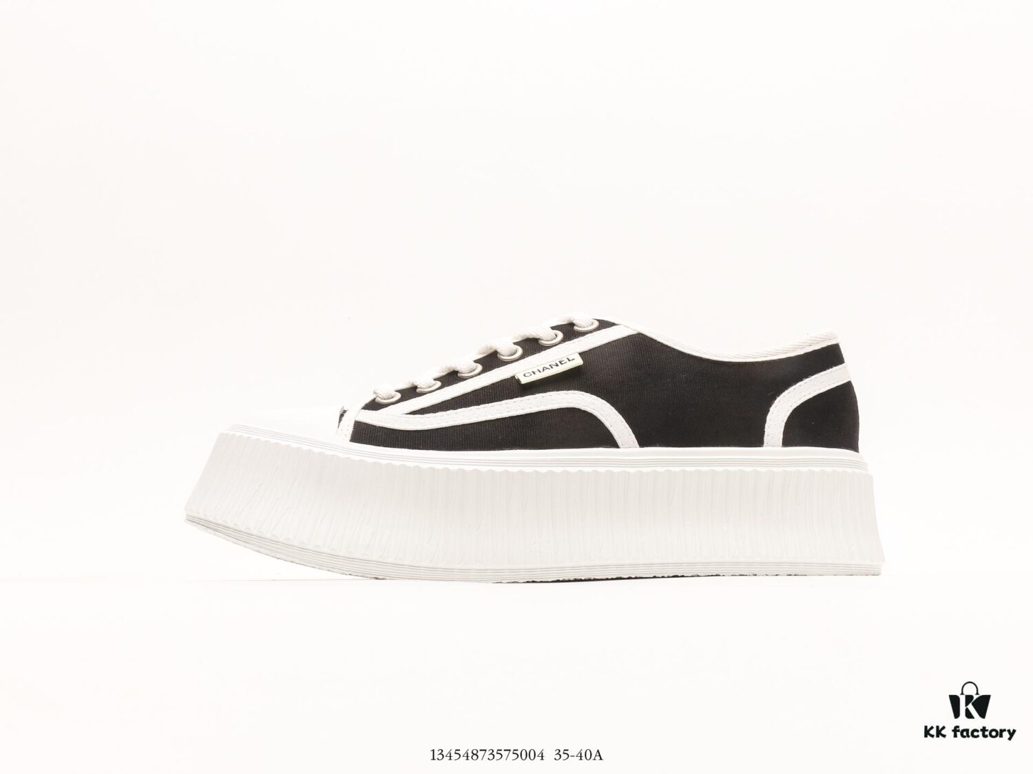 Chanel Canvas Casual Platform Sneakers, Classic All-Season Style, Favored by Influencers and Social Media Stars, Highly Popular with Excellent Breathability, Perfect for Spring and Summer, Stylish and Youthful Design That Elevates Any Outfit, Easy to Maintain, Comes with Exclusive Retail Packaging