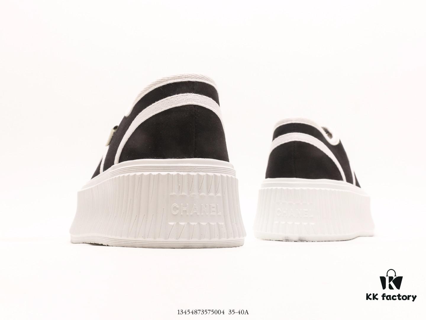 Chanel Canvas Casual Platform Sneakers, Classic All-Season Style, Favored by Influencers and Social Media Stars, Highly Popular with Excellent Breathability, Perfect for Spring and Summer, Stylish and Youthful Design That Elevates Any Outfit, Easy to Maintain, Comes with Exclusive Retail Packaging