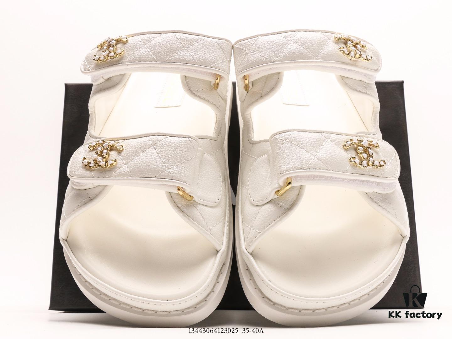 CHANEL LOGO Velcro Flat Casual Sandals, Worn by Numerous Celebrities and Influencers, Convertible Sandal-Slipper Style, Waterproof TPU Upper, Anti-Oxidation and Anti-Corrosion Buckle, Authentic Large Velcro Closure, Original One-to-One Ultra-Light EVA Sole with Superior Elasticity, Exceptionally Comfortable, Not Ordinary Rubber Sole Found in the Market