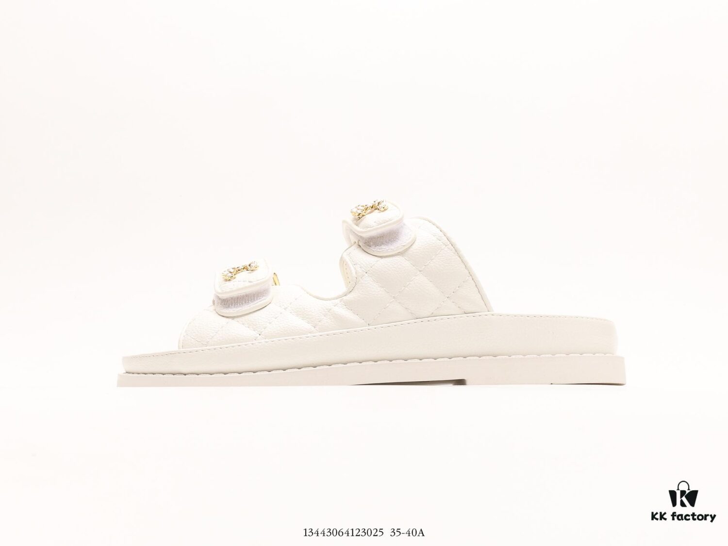 CHANEL LOGO Velcro Flat Casual Sandals, Worn by Numerous Celebrities and Influencers, Convertible Sandal-Slipper Style, Waterproof TPU Upper, Anti-Oxidation and Anti-Corrosion Buckle, Authentic Large Velcro Closure, Original One-to-One Ultra-Light EVA Sole with Superior Elasticity, Exceptionally Comfortable, Not Ordinary Rubber Sole Found in the Market